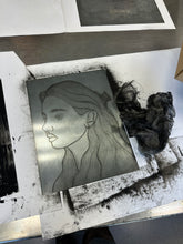 Load image into Gallery viewer, "Marta". Grabado calcográfico